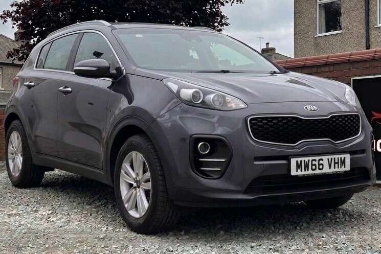 A 2017 KIA SPORTAGE 1.6 GDi 2 SUV 5dr Petrol Manual Euro 6 (s/s) (130 bhp) FINANCE PARTX A 2017 KIA SPORTAGE 1.6 GDi 2 SUV 5dr Petrol Manual Euro 6 (s/s) (130 bhp) FINANCE PARTX