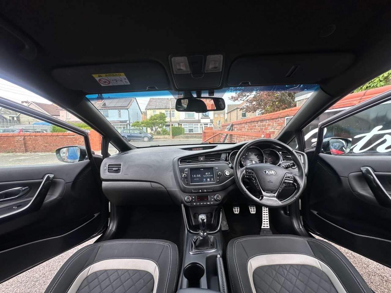 A 2018 KIA CEED 1.6 CRDi GT-Line Sportswagon 5dr Diesel Manual Euro 6 (s/s) (134 bhp) A 2018 KIA CEED 1.6 CRDi GT-Line Sportswagon 5dr Diesel Manual Euro 6 (s/s) (134 bhp)