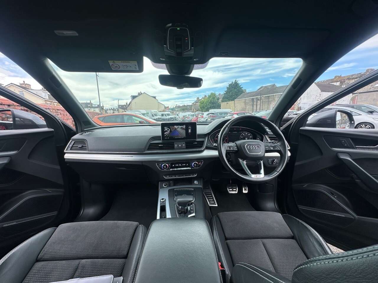 A 2018 AUDI Q5 2.0 TDI S line SUV 5dr Diesel S Tronic quattro Euro 6 (s/s) (190 ps) SUV A 2018 AUDI Q5 2.0 TDI S line SUV 5dr Diesel S Tronic quattro Euro 6 (s/s) (190 ps) SUV