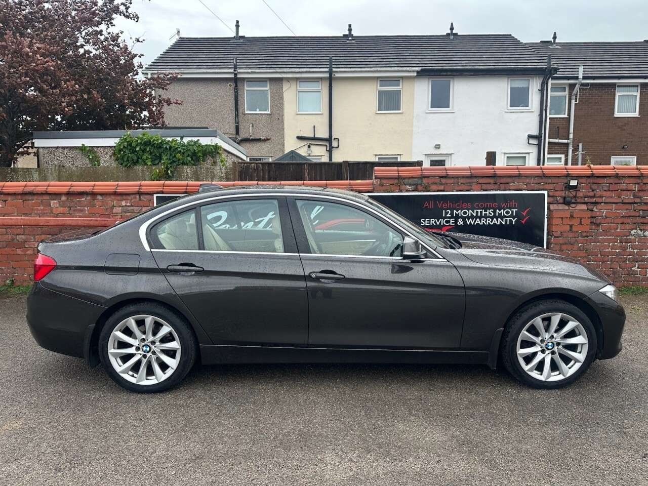 A 2017 BMW 3 SERIES 320I Individual Luxury Saloon Manual Euro 6 (s/s) (184 ps) Finance Partx A 2017 BMW 3 SERIES 320I Individual Luxury Saloon Manual Euro 6 (s/s) (184 ps) Finance Partx