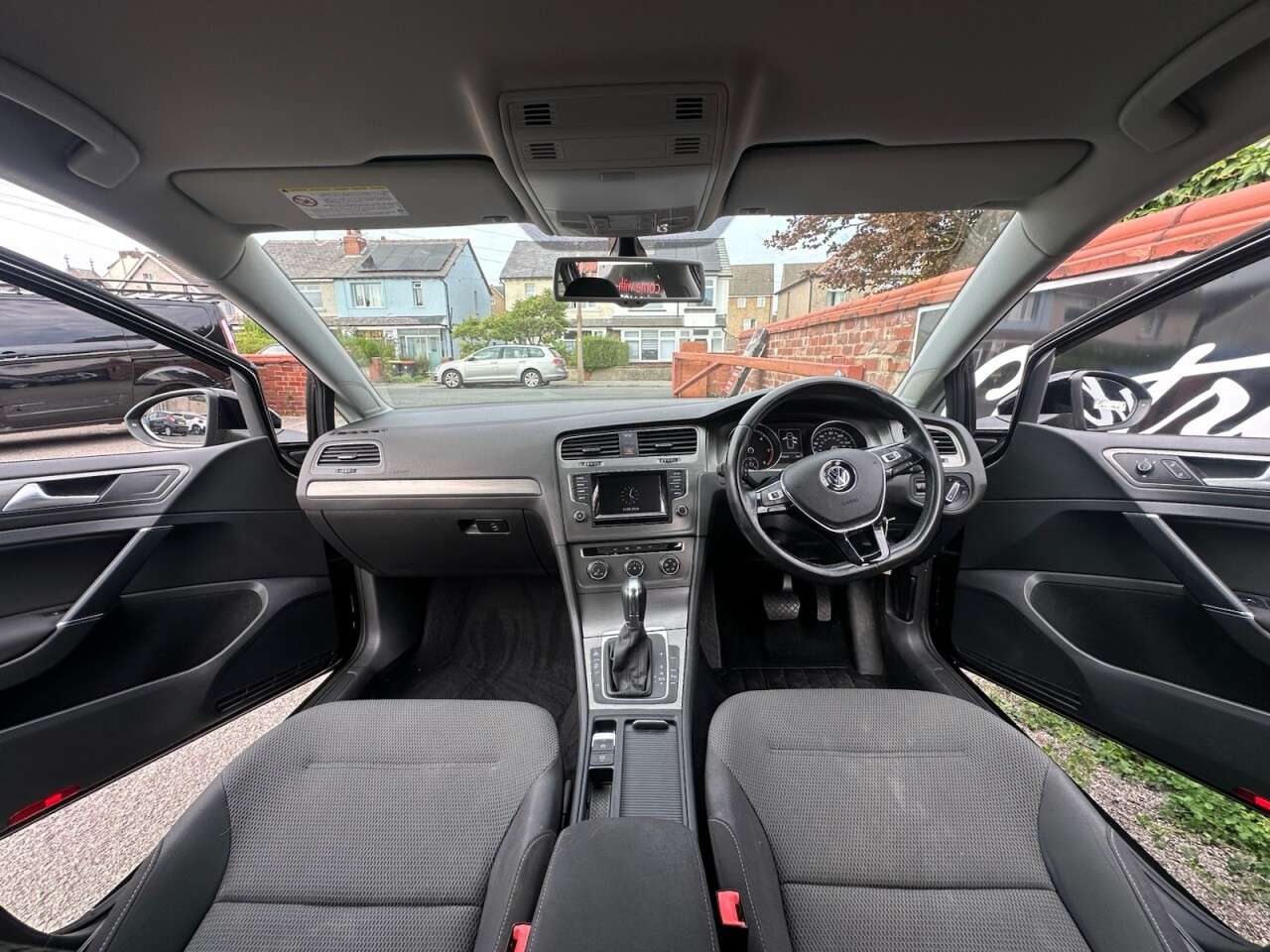 A 2013 VOLKSWAGEN GOLF 2.0 TDI Automatic BlueMotion Tech SE Estate 5dr Diesel DSG Euro 5 (s/s) (15 A 2013 VOLKSWAGEN GOLF 2.0 TDI Automatic BlueMotion Tech SE Estate 5dr Diesel DSG Euro 5 (s/s) (15