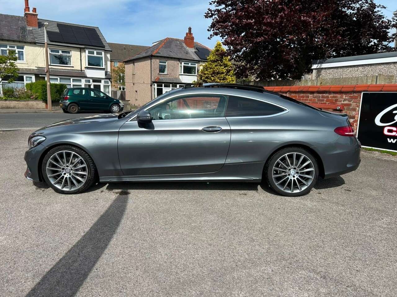 A 2017 MERCEDES-BENZ C CLASS 2.1 C220d AMG Line (Premium) Coupe Diesel 9G-Tronic+ Euro 6 (s/s) (170 ps) A 2017 MERCEDES-BENZ C CLASS 2.1 C220d AMG Line (Premium) Coupe Diesel 9G-Tronic+ Euro 6 (s/s) (170 ps)
