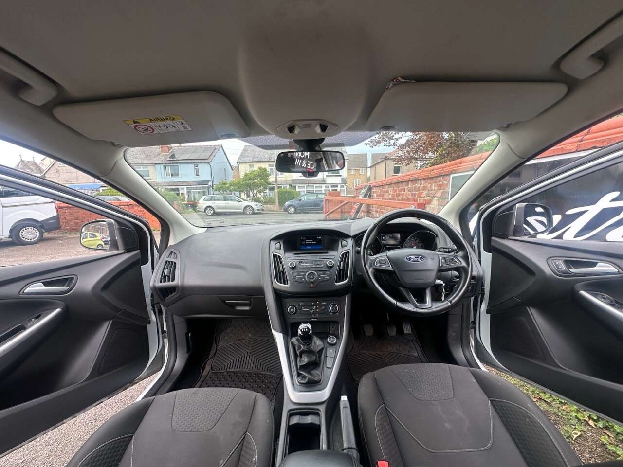 A 2015 FORD FOCUS 1.0T EcoBoost Zetec Hatchback 5dr Petrol Manual Euro 6 (s/s) (100 ps) A 2015 FORD FOCUS 1.0T EcoBoost Zetec Hatchback 5dr Petrol Manual Euro 6 (s/s) (100 ps)