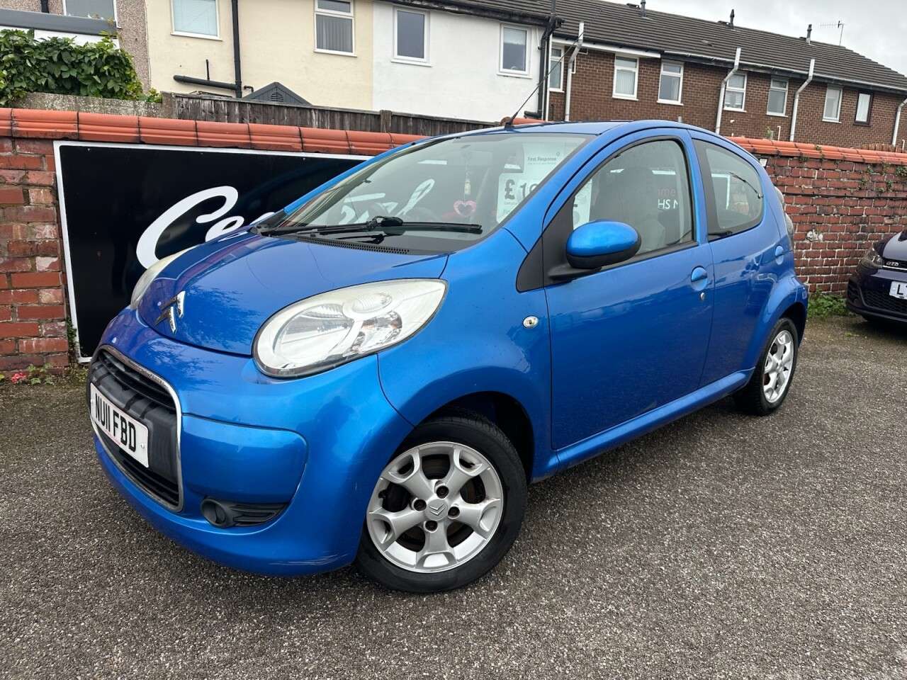 A 2011 CITROEN C1 1.0i VTR+ Hatchback 5dr Petrol Manual Euro 5 (68 ps) A 2011 CITROEN C1 1.0i VTR+ Hatchback 5dr Petrol Manual Euro 5 (68 ps)
