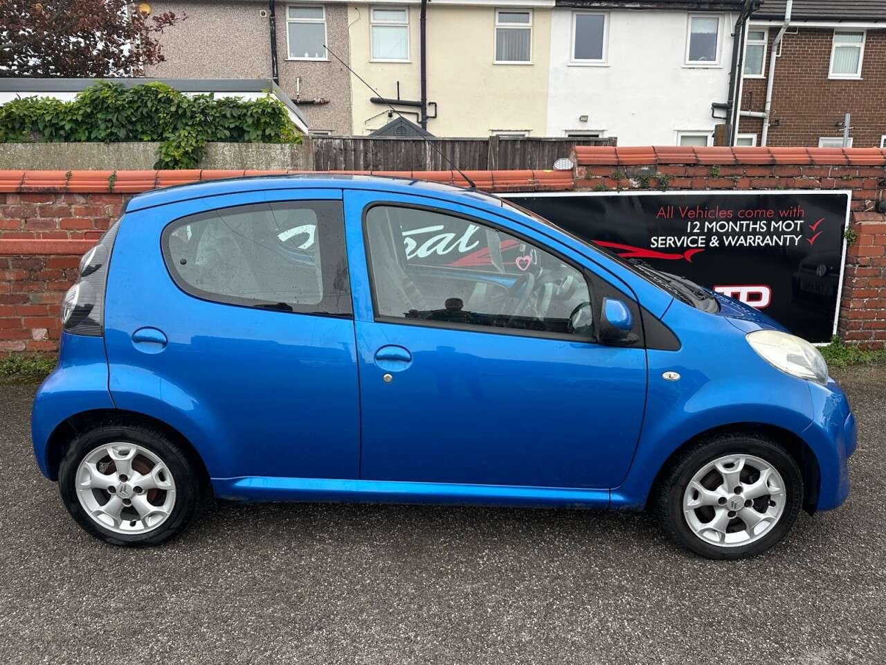 A 2011 CITROEN C1 1.0i VTR+ Hatchback 5dr Petrol Manual Euro 5 (68 ps) A 2011 CITROEN C1 1.0i VTR+ Hatchback 5dr Petrol Manual Euro 5 (68 ps)