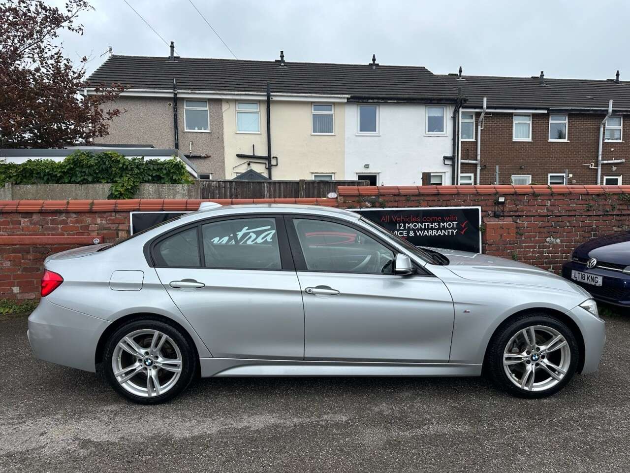 A 2017 BMW 3 SERIES 3.0 335d M Sport Saloon 4dr Diesel Auto xDrive Euro 6 (s/s) (313 ps) A 2017 BMW 3 SERIES 3.0 335d M Sport Saloon 4dr Diesel Auto xDrive Euro 6 (s/s) (313 ps)