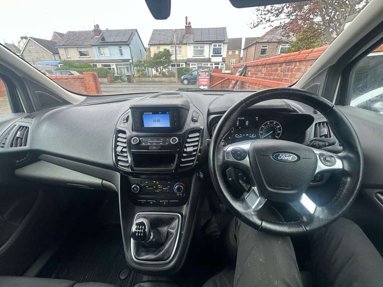 A 2019 FORD TRANSIT CONNECT 1.5 200 EcoBlue Limited Panel Van 5dr Diesel Manual L1 Euro 6 (s/s) (120 ps A 2019 FORD TRANSIT CONNECT 1.5 200 EcoBlue Limited Panel Van 5dr Diesel Manual L1 Euro 6 (s/s) (120 ps