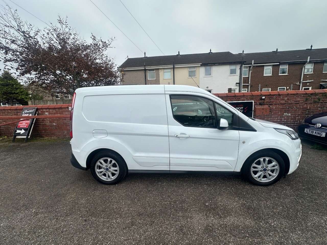A 2019 FORD TRANSIT CONNECT 1.5 200 EcoBlue Limited Panel Van 5dr Diesel Manual L1 Euro 6 (s/s) (120 ps A 2019 FORD TRANSIT CONNECT 1.5 200 EcoBlue Limited Panel Van 5dr Diesel Manual L1 Euro 6 (s/s) (120 ps