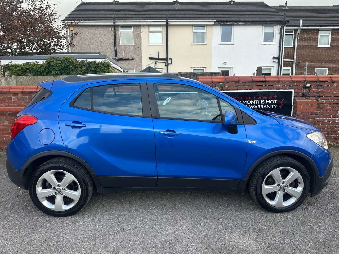 A 2013 VAUXHALL MOKKA 1.7 CDTi Exclusiv SUV 5dr Diesel Manual 2WD Euro 5 (s/s) (130 ps) A 2013 VAUXHALL MOKKA 1.7 CDTi Exclusiv SUV 5dr Diesel Manual 2WD Euro 5 (s/s) (130 ps)