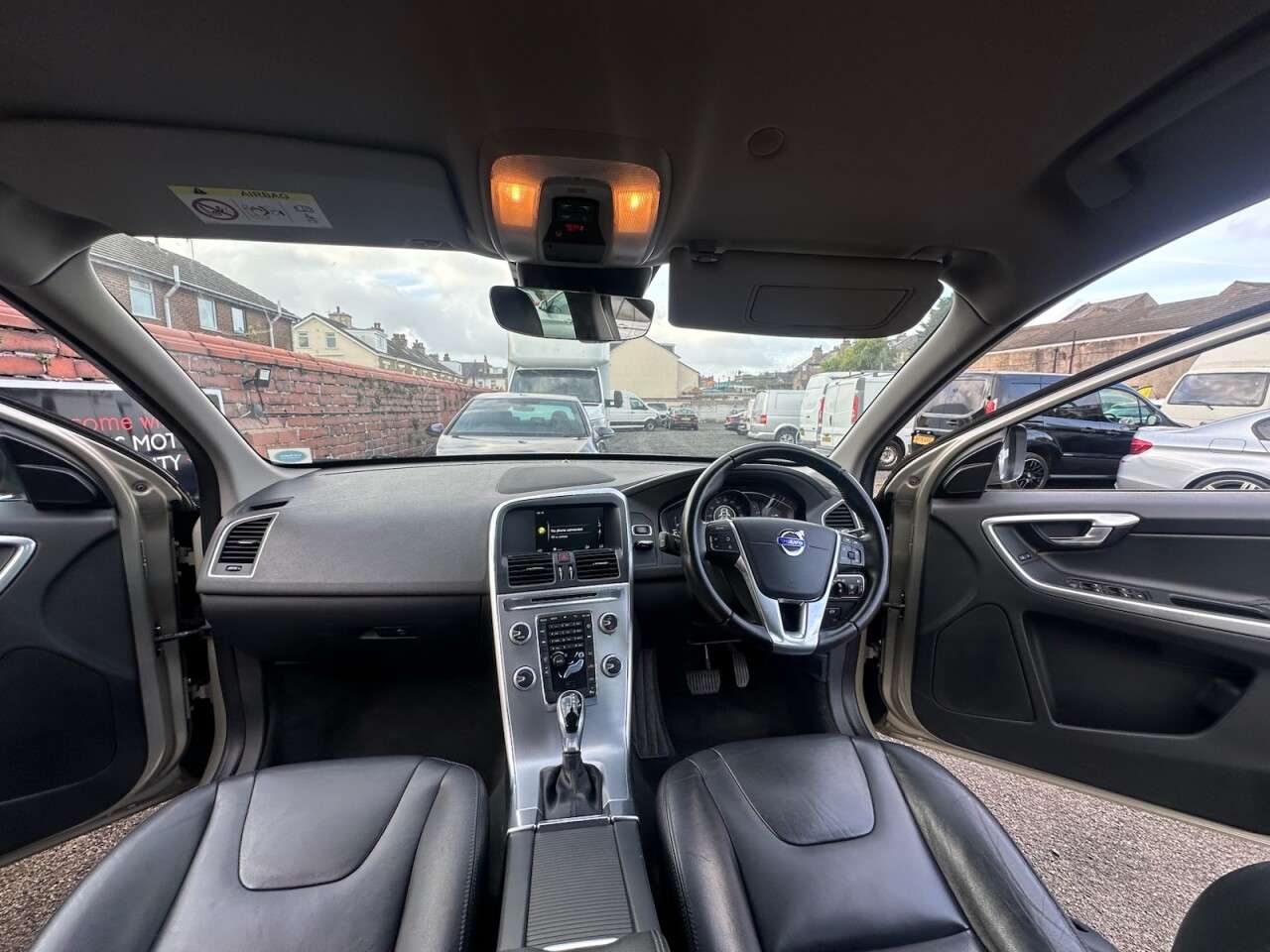 A 2016 VOLVO XC60 2.0 D4 SE Nav SUV 5dr Diesel Auto Euro 6 (s/s) (190 ps) A 2016 VOLVO XC60 2.0 D4 SE Nav SUV 5dr Diesel Auto Euro 6 (s/s) (190 ps)