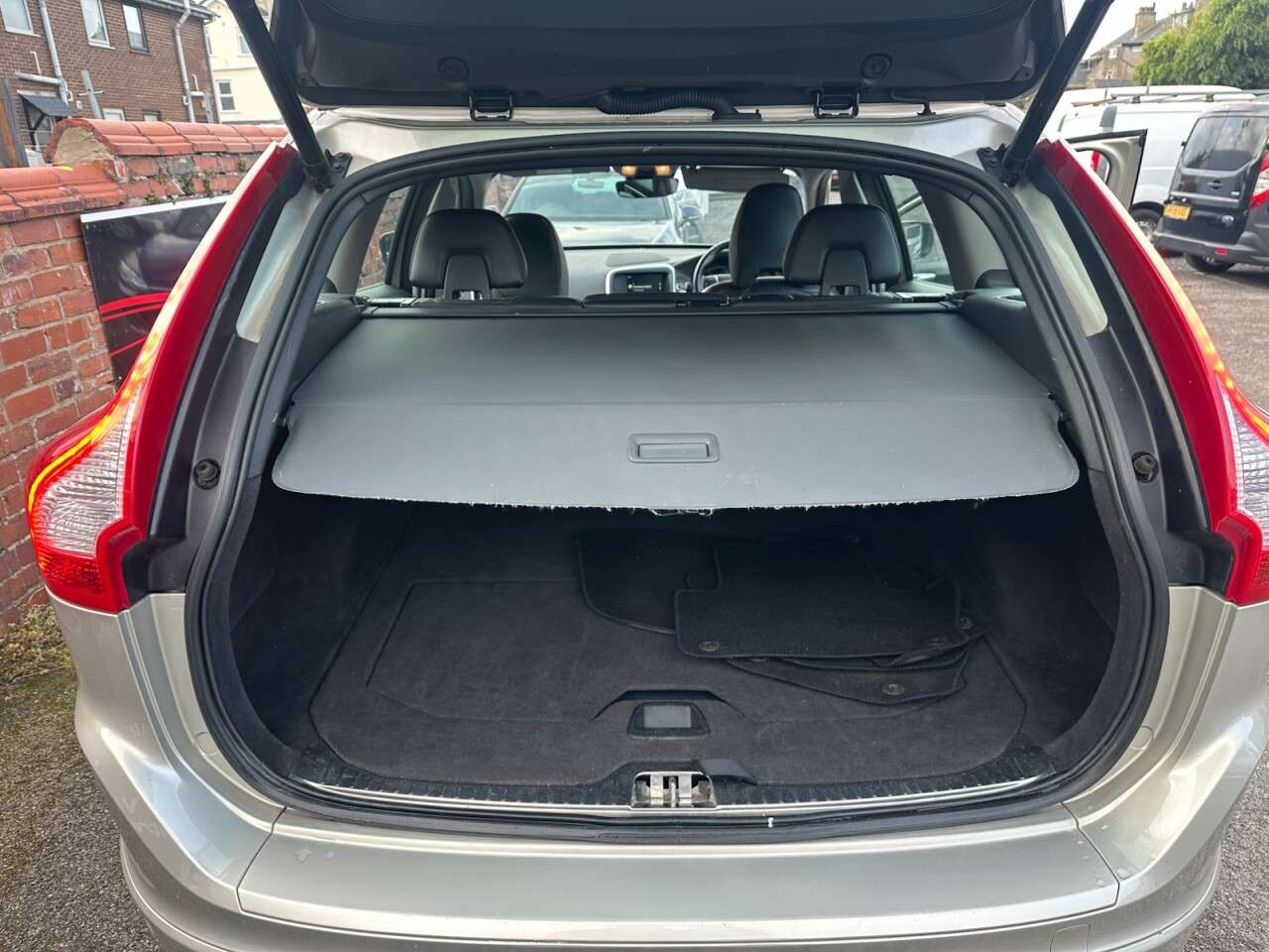 2016 VOLVO XC60 2016 VOLVO XC60