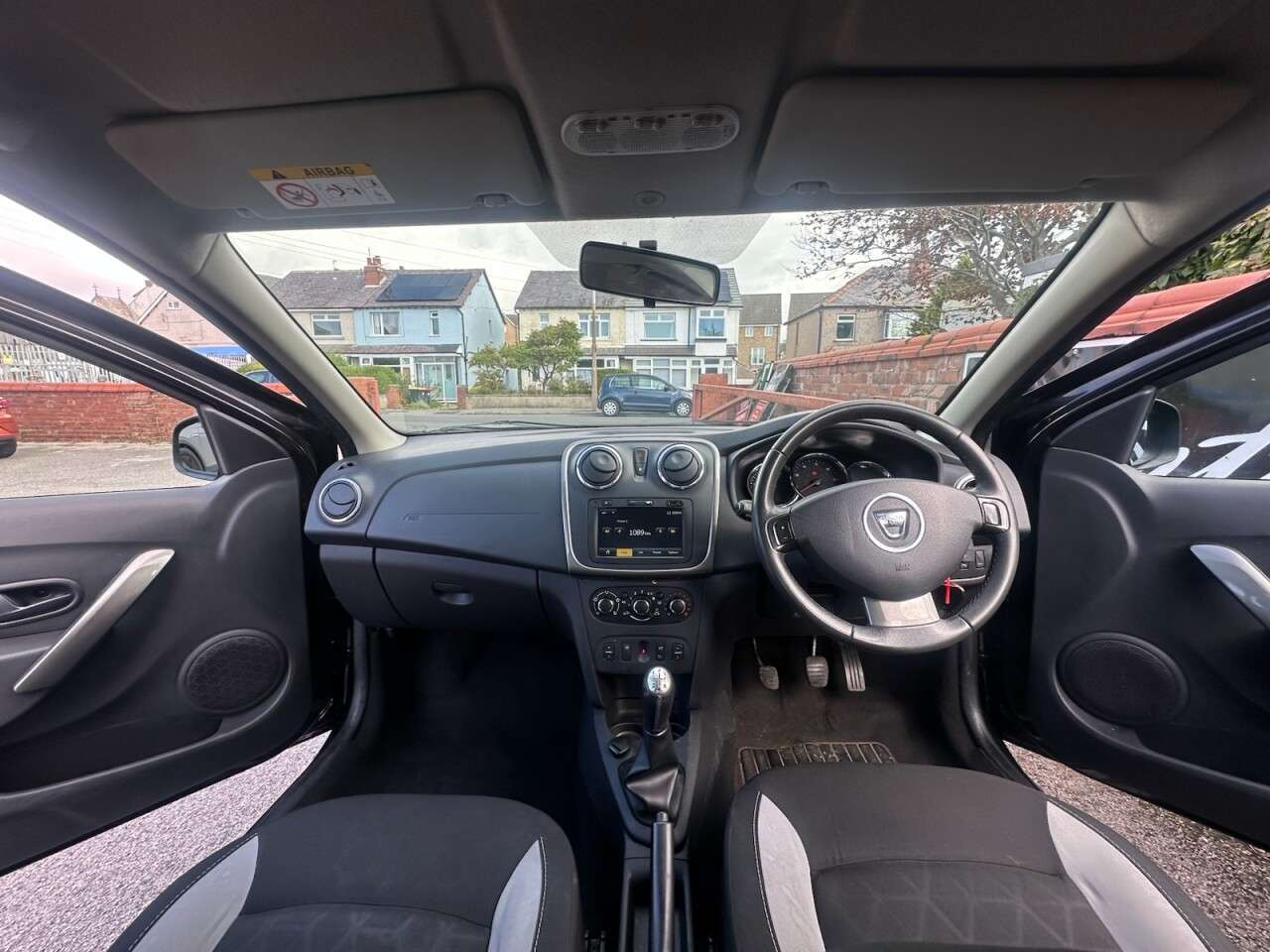 A 2013 DACIA SANDERO STEPWAY 0.9 TCe Laureate Hatchback 5dr Petrol Manual Euro 5 (90 ps) A 2013 DACIA SANDERO STEPWAY 0.9 TCe Laureate Hatchback 5dr Petrol Manual Euro 5 (90 ps)