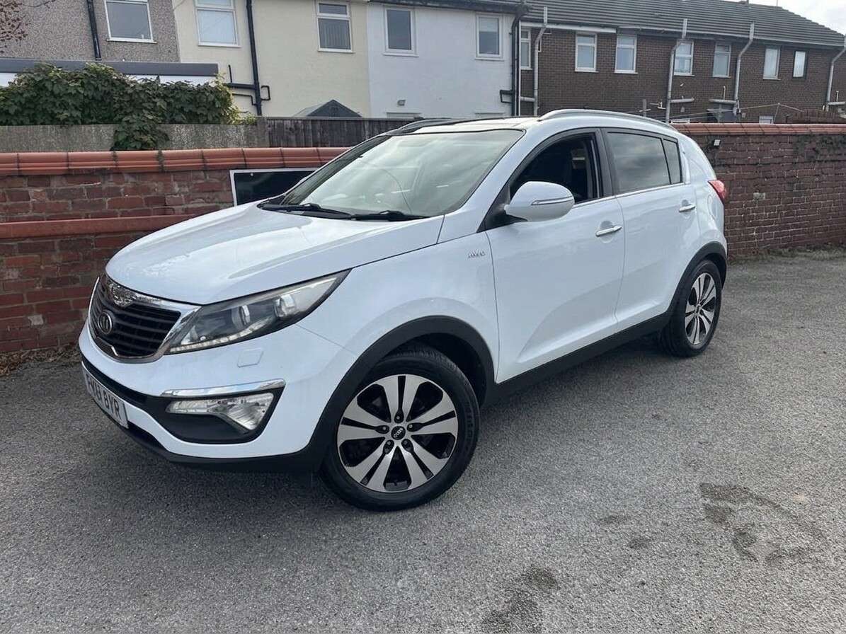 A 2012 KIA SPORTAGE 2.0 CRDi KX-3 SUV 5dr Diesel Manual AWD Euro 5 (134 bhp) A 2012 KIA SPORTAGE 2.0 CRDi KX-3 SUV 5dr Diesel Manual AWD Euro 5 (134 bhp)