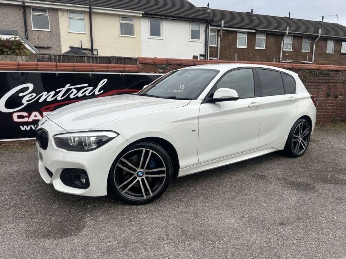 A 2019 BMW 1 SERIES 1.5 118i Sport Hatchback 5dr Petrol Manual Euro 6 (s/s) (140 ps) A 2019 BMW 1 SERIES 1.5 118i Sport Hatchback 5dr Petrol Manual Euro 6 (s/s) (140 ps)