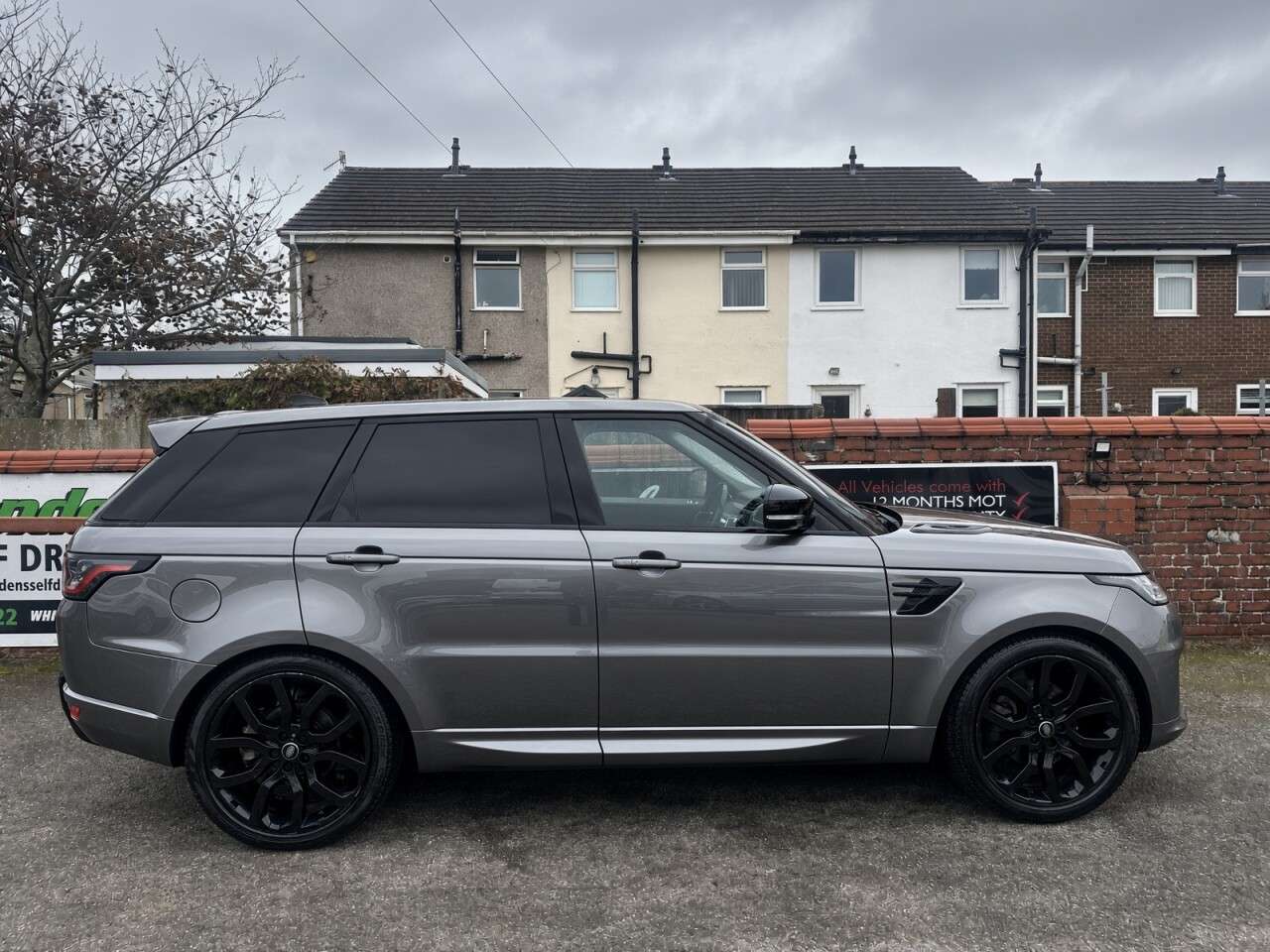 A 2019 LAND ROVER RANGE ROVER SPORT 3.0 SD V6 HSE Dynamic SUV 5dr Diesel Auto 4WD Euro 6 (s/s) (306 ps) A 2019 LAND ROVER RANGE ROVER SPORT 3.0 SD V6 HSE Dynamic SUV 5dr Diesel Auto 4WD Euro 6 (s/s) (306 ps)