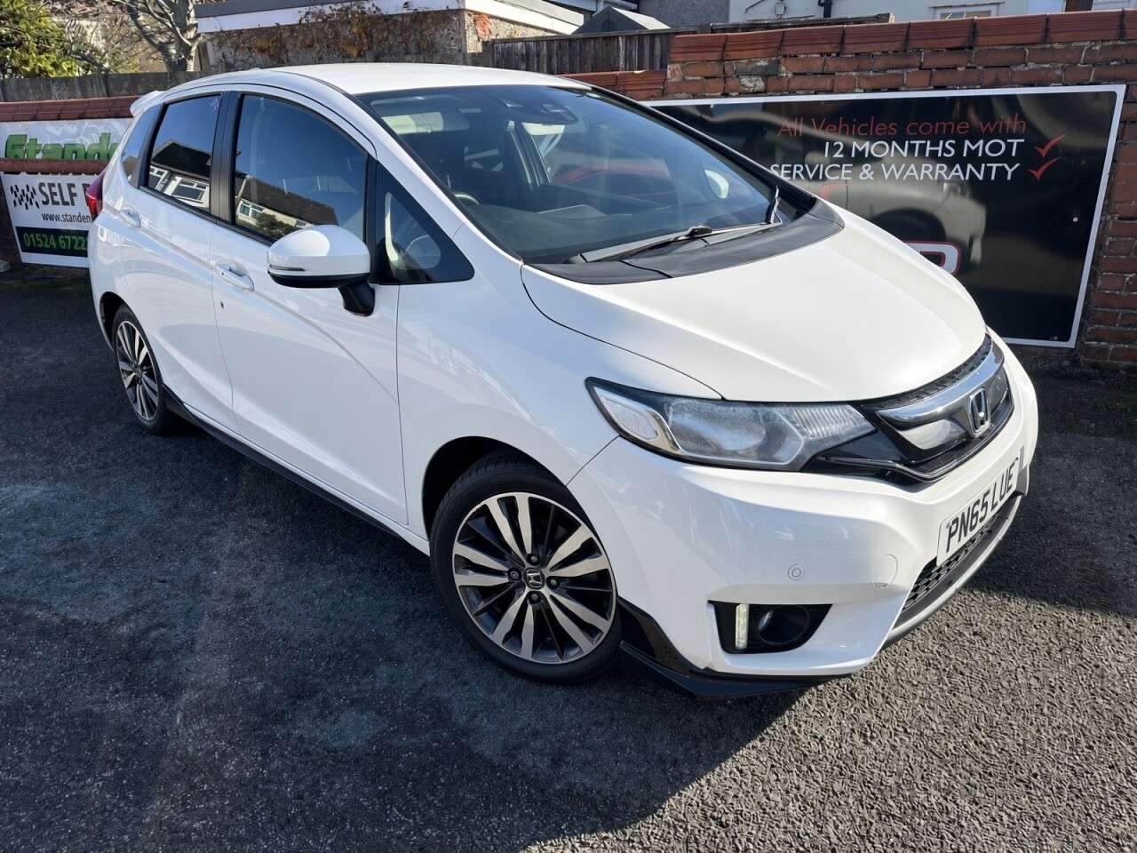 A 2015 HONDA JAZZ 1.3 i-VTEC EX Navi Hatchback 5dr Petrol Manual Euro 6 (s/s) (102 ps) A 2015 HONDA JAZZ 1.3 i-VTEC EX Navi Hatchback 5dr Petrol Manual Euro 6 (s/s) (102 ps)