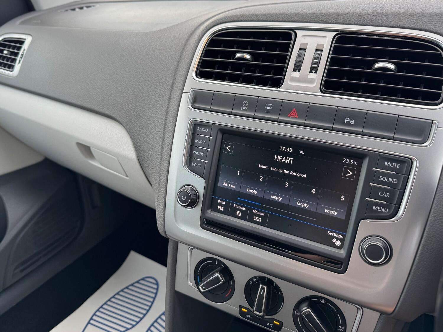 2017 VOLKSWAGEN POLO 2017 VOLKSWAGEN POLO