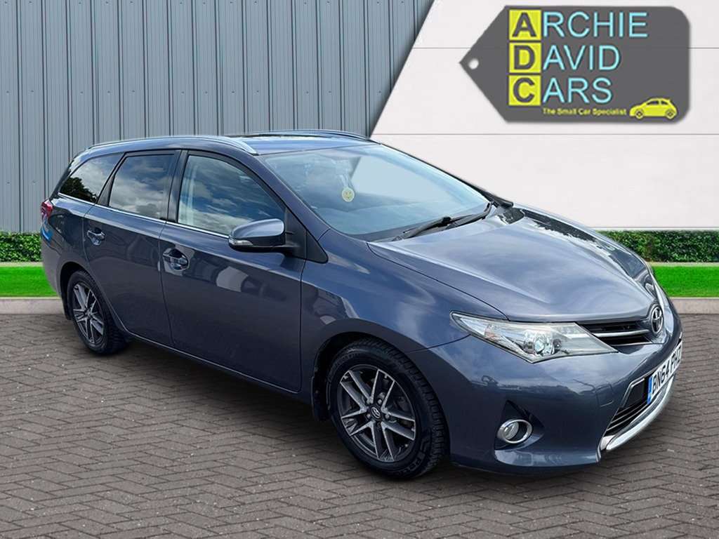 A 2014 TOYOTA AURIS 1.6 V-Matic Icon+ A 2014 TOYOTA AURIS 1.6 V-Matic Icon+