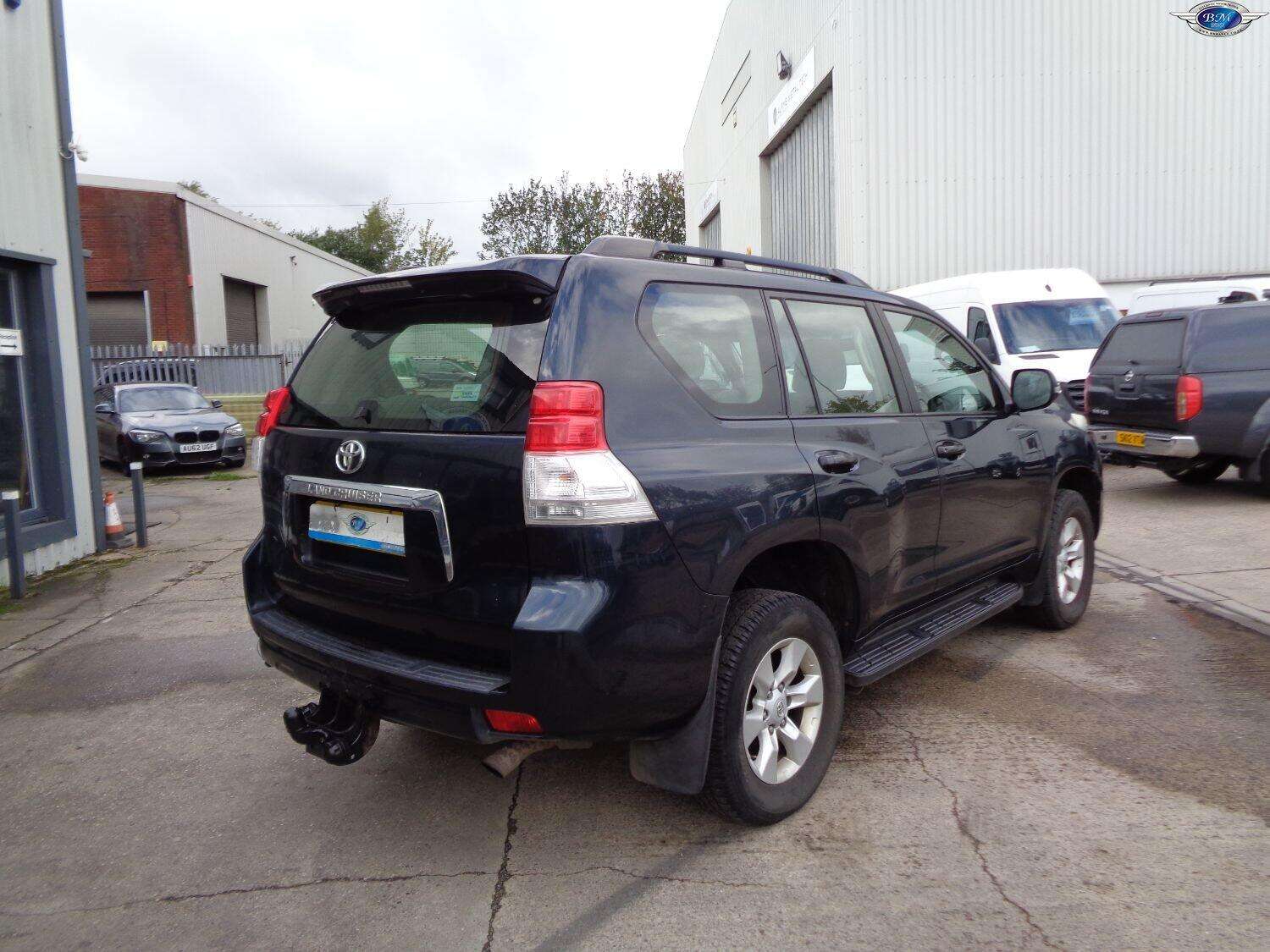 2011 TOYOTA LAND CRUISER 2011 TOYOTA LAND CRUISER