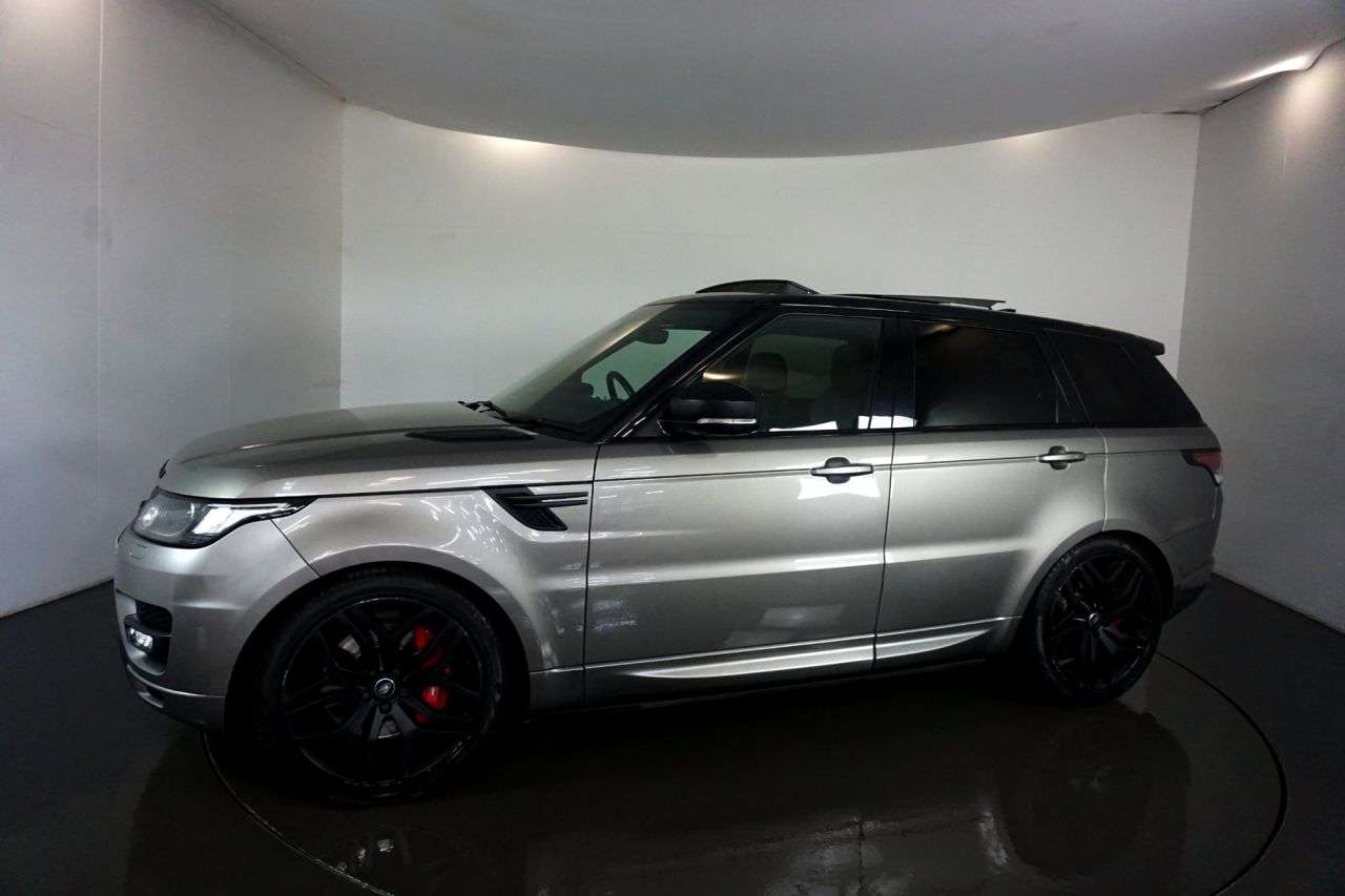 A 2017 LAND ROVER RANGE ROVER SPORT SDV6 HSE DYNAMIC A 2017 LAND ROVER RANGE ROVER SPORT SDV6 HSE DYNAMIC