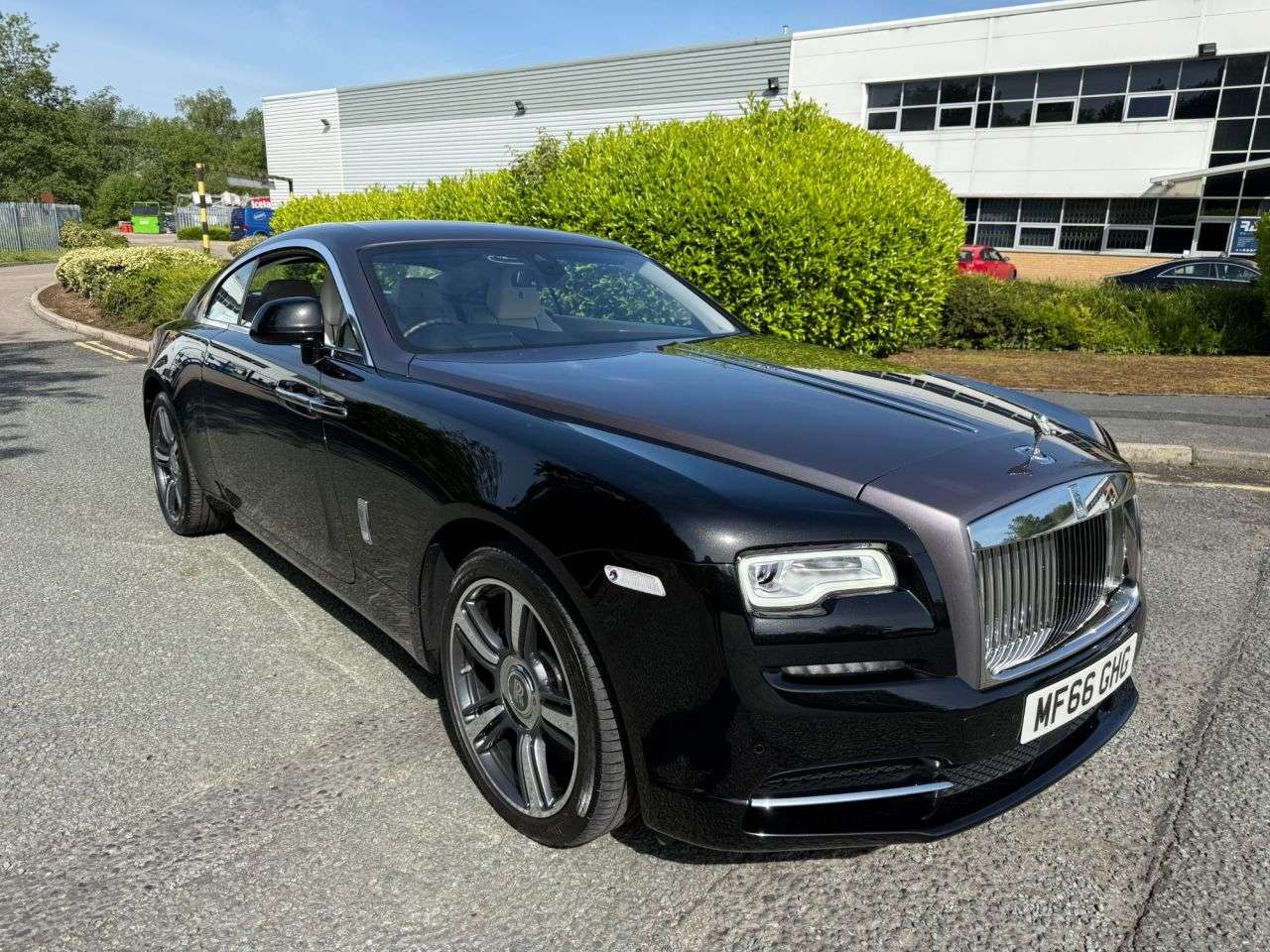 A 2016 ROLLS-ROYCE WRAITH 6.6 V12 2d AUTO 624 BHP-Factory Extras Worth £20,352-Stunning 1 Owner Examp A 2016 ROLLS-ROYCE WRAITH 6.6 V12 2d AUTO 624 BHP-Factory Extras Worth £20,352-Stunning 1 Owner Examp