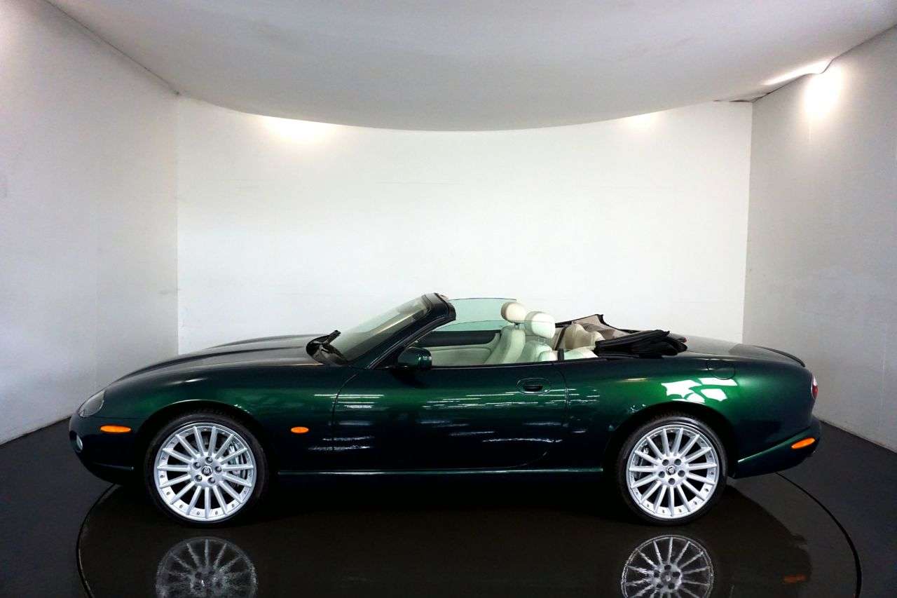 2005 JAGUAR XK8 2005 JAGUAR XK8