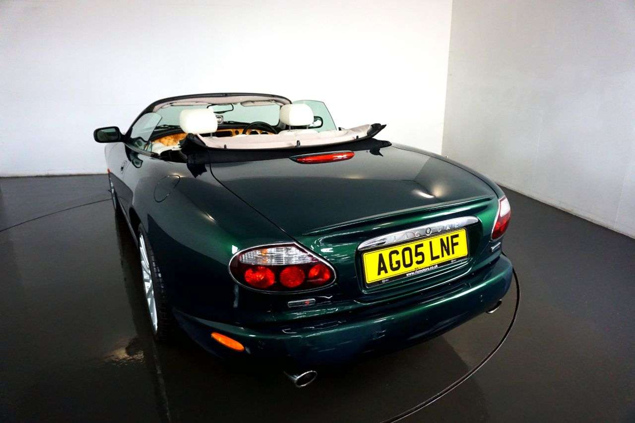 2005 JAGUAR XK8 2005 JAGUAR XK8
