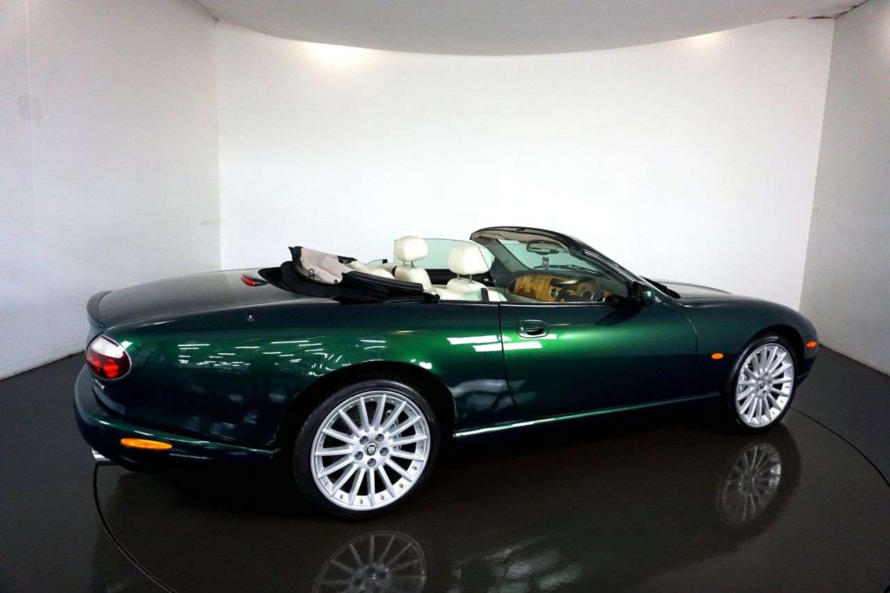 2005 JAGUAR XK8 2005 JAGUAR XK8