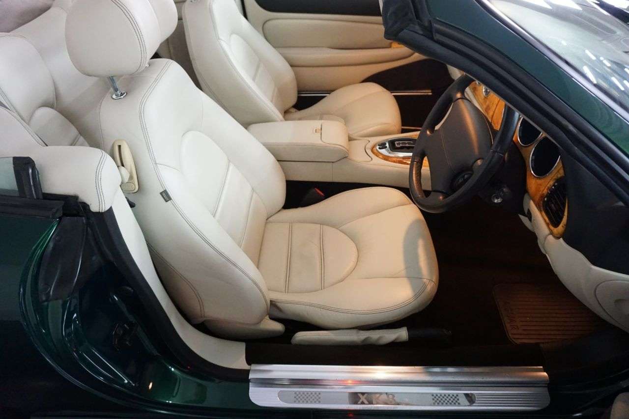 2005 JAGUAR XK8 2005 JAGUAR XK8