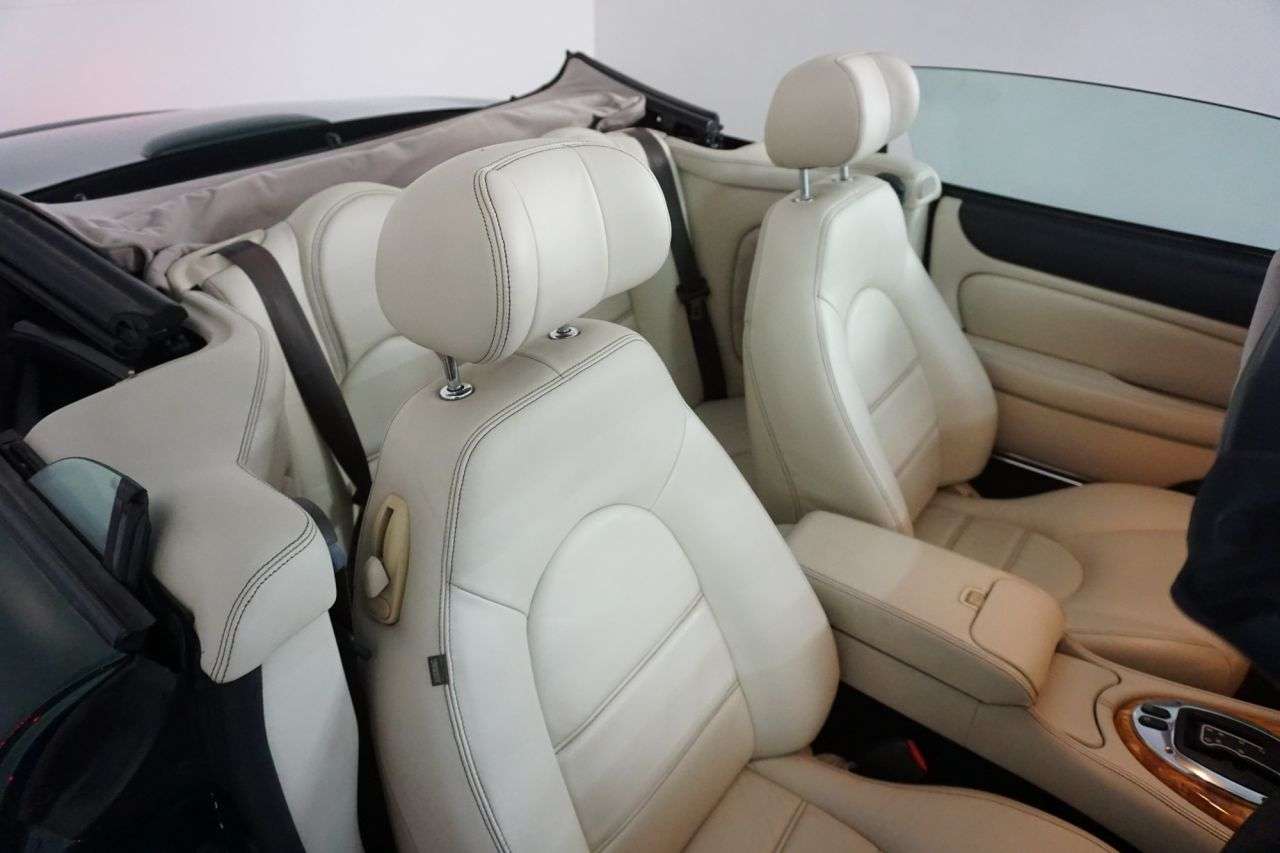 2005 JAGUAR XK8 2005 JAGUAR XK8