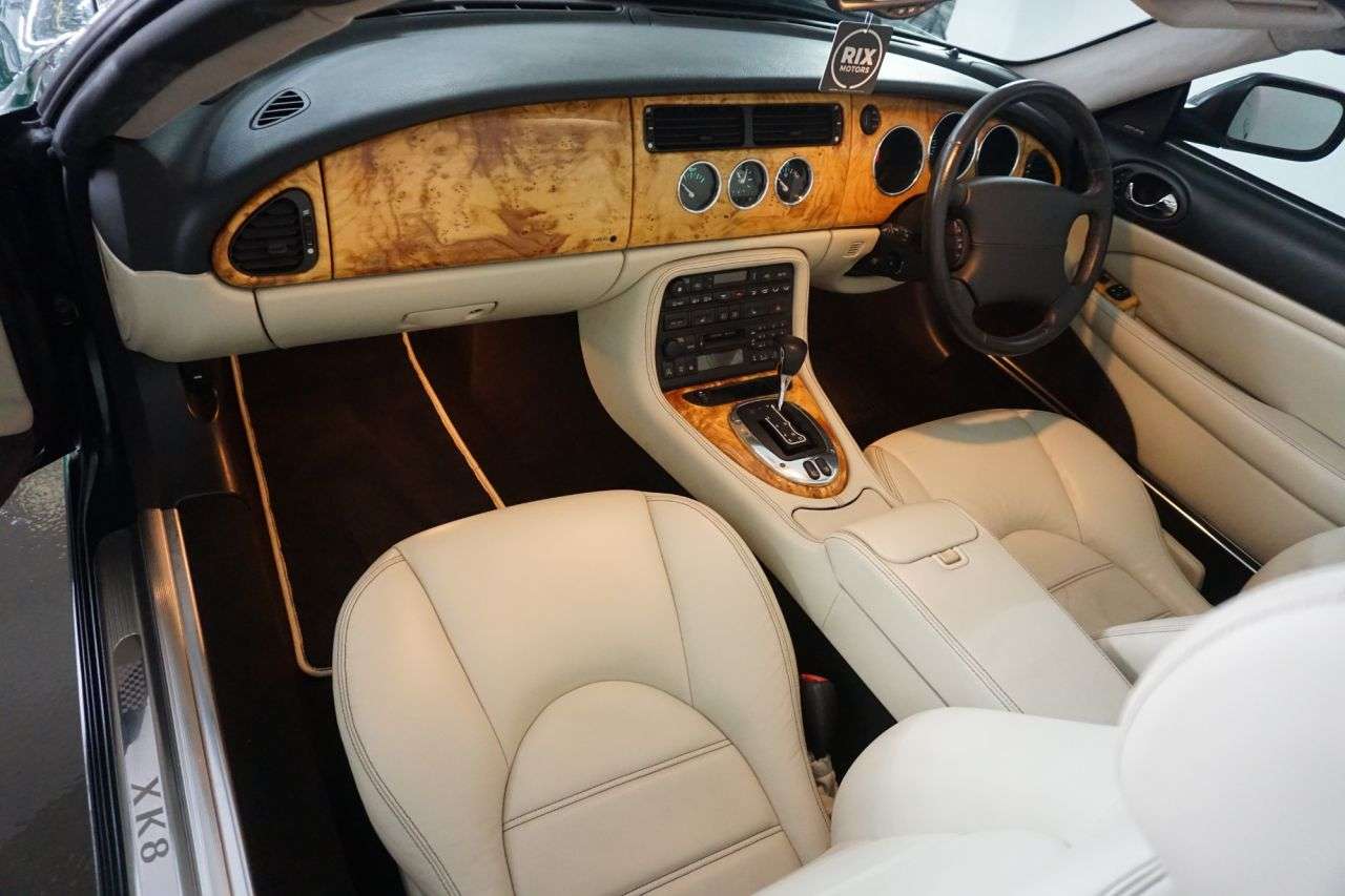 2005 JAGUAR XK8 2005 JAGUAR XK8