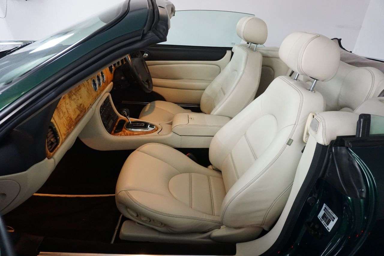 2005 JAGUAR XK8 2005 JAGUAR XK8