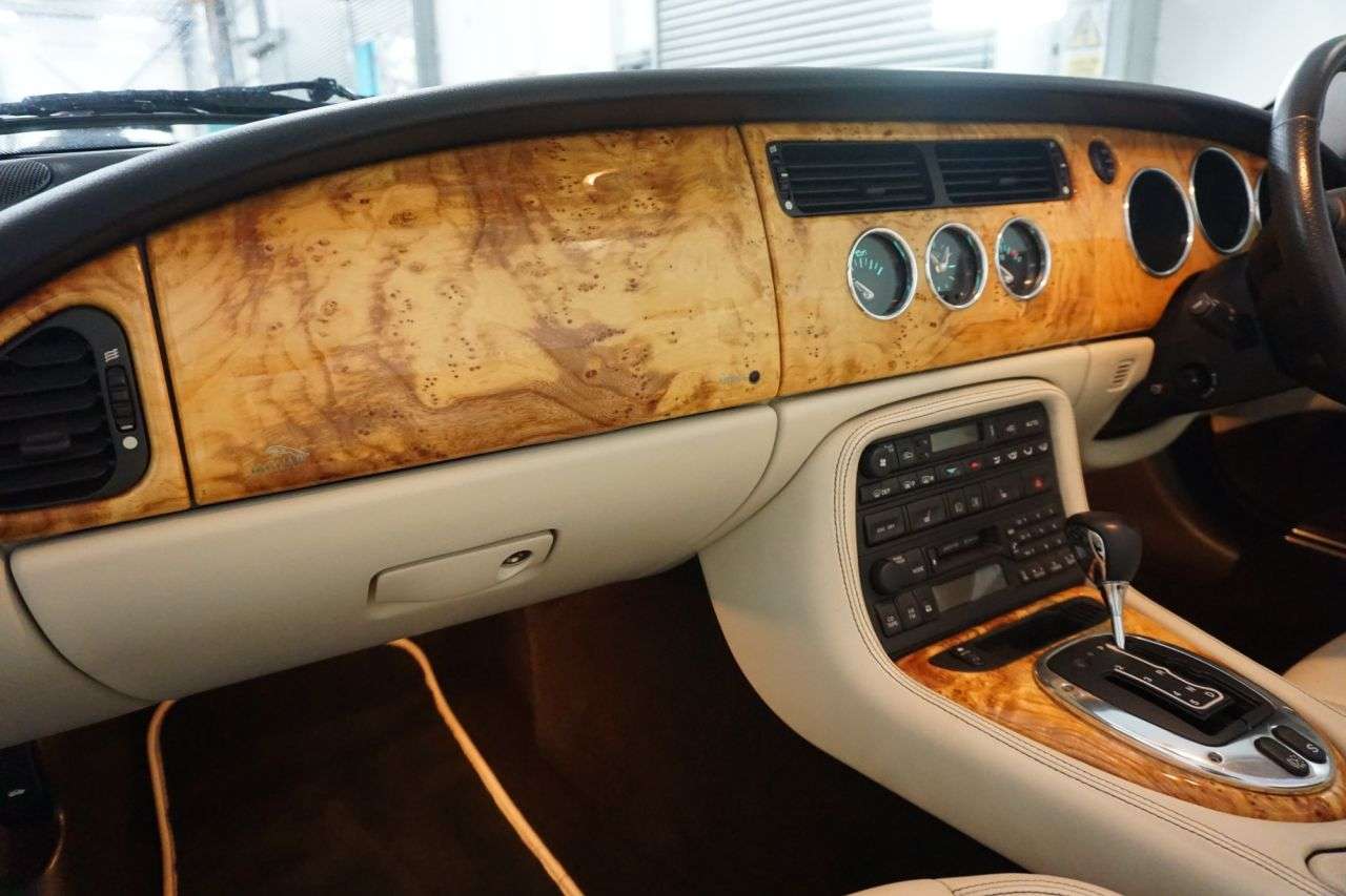 2005 JAGUAR XK8 2005 JAGUAR XK8