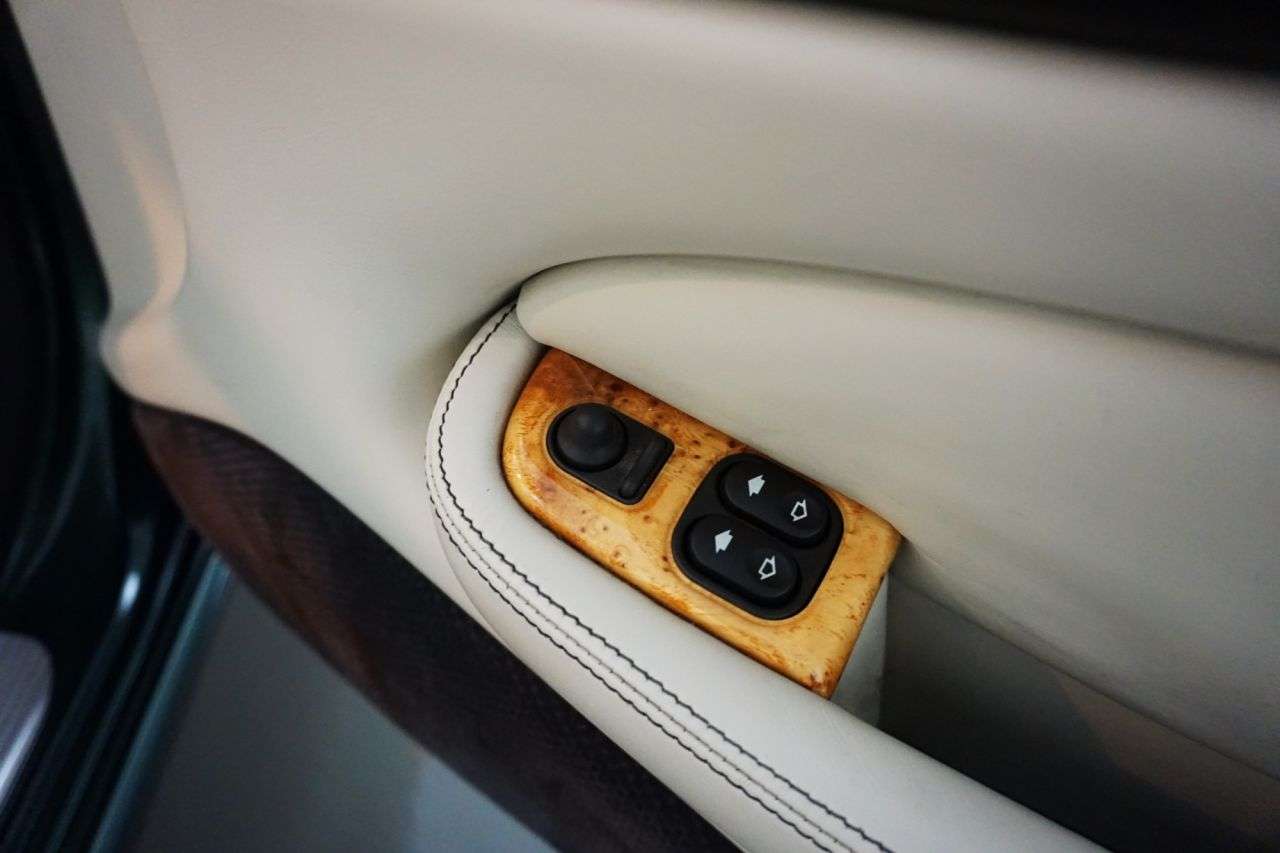 2005 JAGUAR XK8 2005 JAGUAR XK8