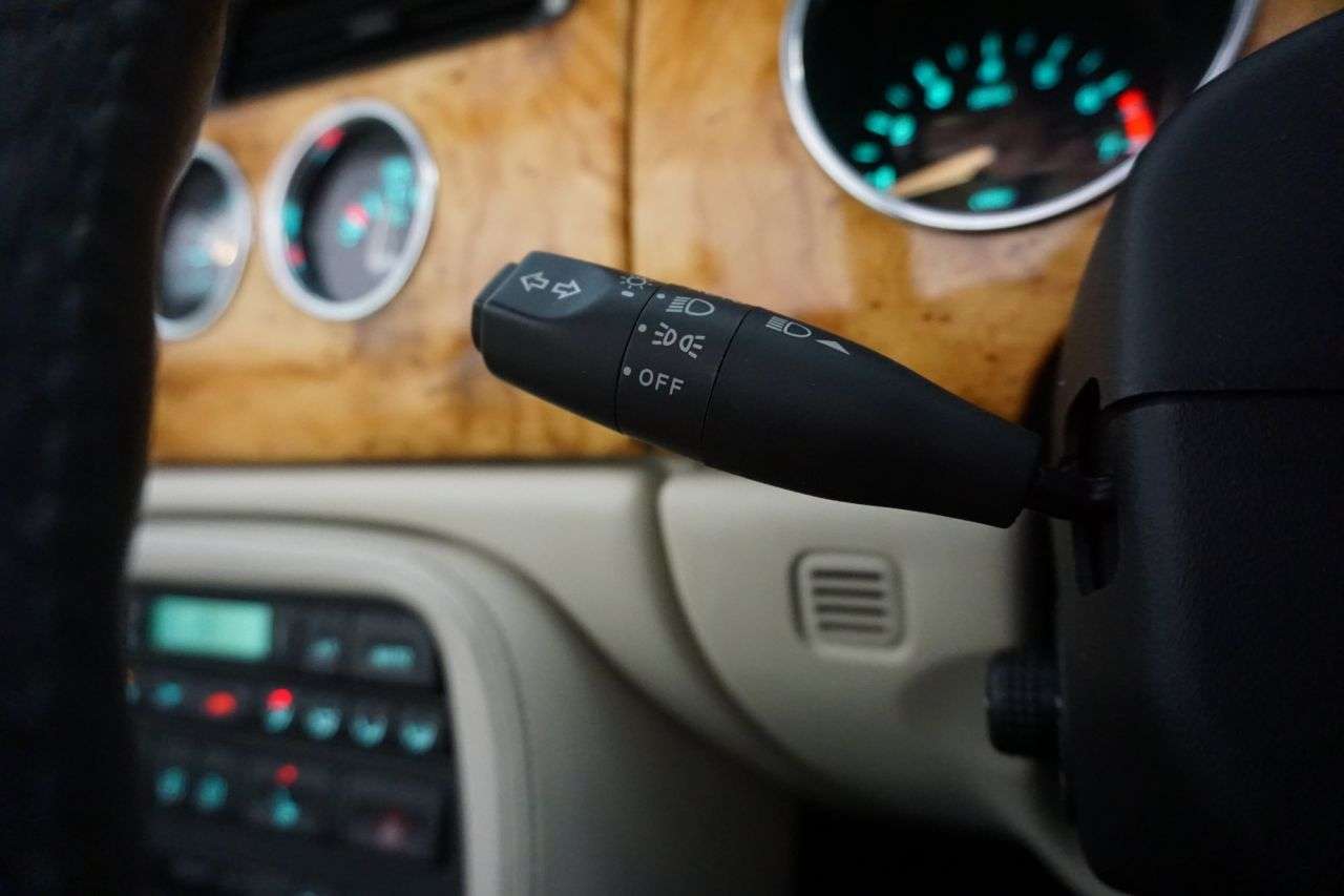 2005 JAGUAR XK8 2005 JAGUAR XK8