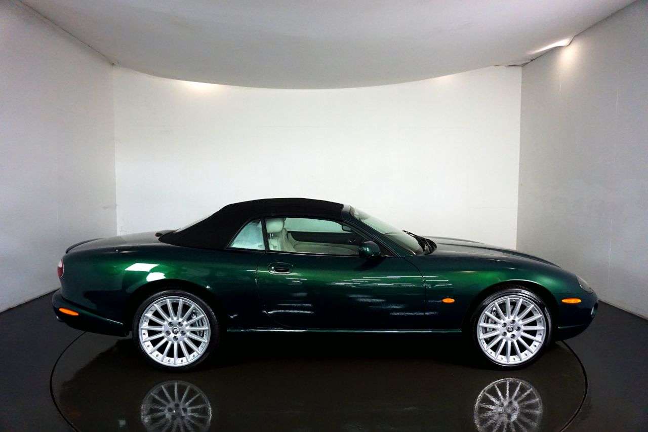 2005 JAGUAR XK8 2005 JAGUAR XK8