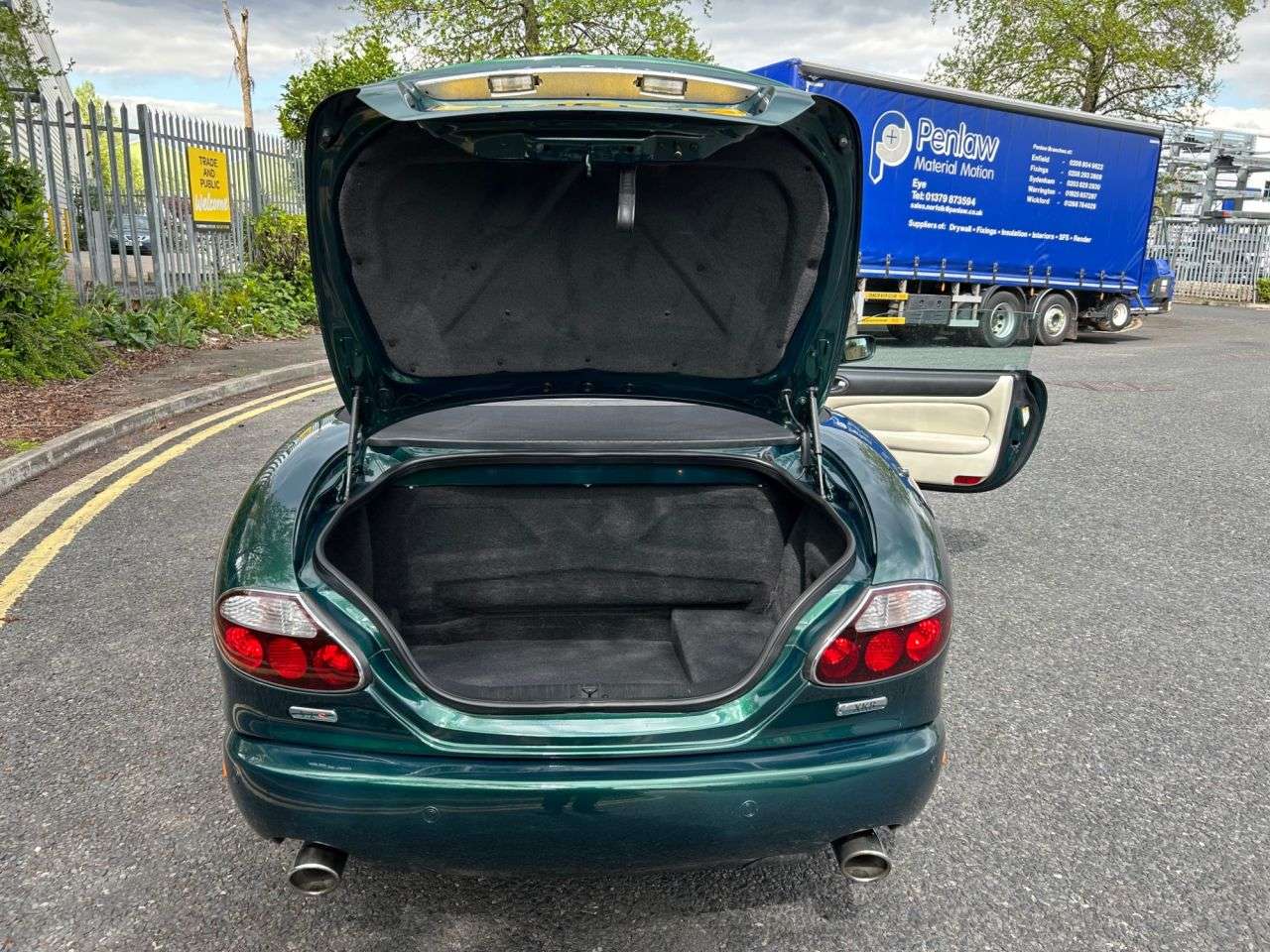 2005 JAGUAR XK8 2005 JAGUAR XK8