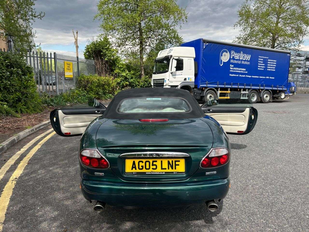 2005 JAGUAR XK8 2005 JAGUAR XK8