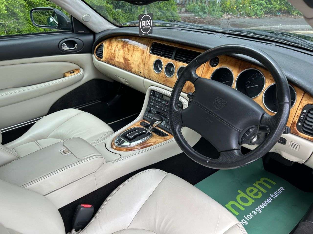 2005 JAGUAR XK8 2005 JAGUAR XK8