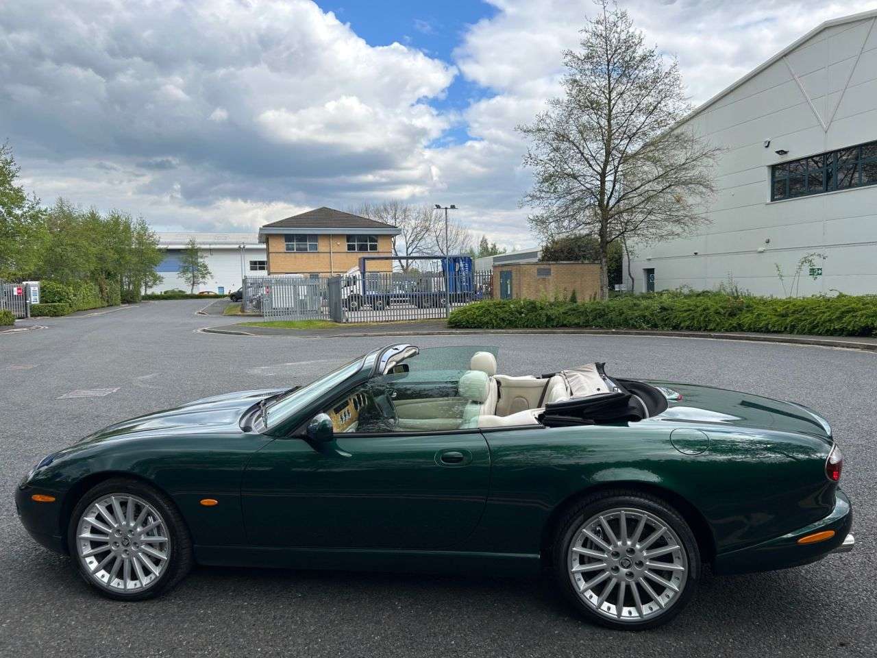 2005 JAGUAR XK8 2005 JAGUAR XK8