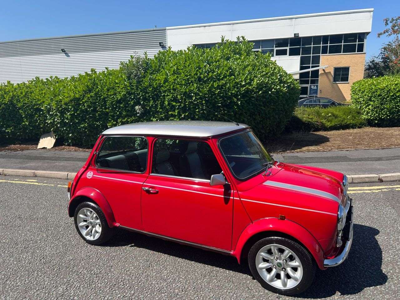 A 2001 ROVER MINI 1.3i Cooper Sport Saloon 2dr Petrol Manual (164 g/km, 85 bhp)-Fantastic Low A 2001 ROVER MINI 1.3i Cooper Sport Saloon 2dr Petrol Manual (164 g/km, 85 bhp)-Fantastic Low