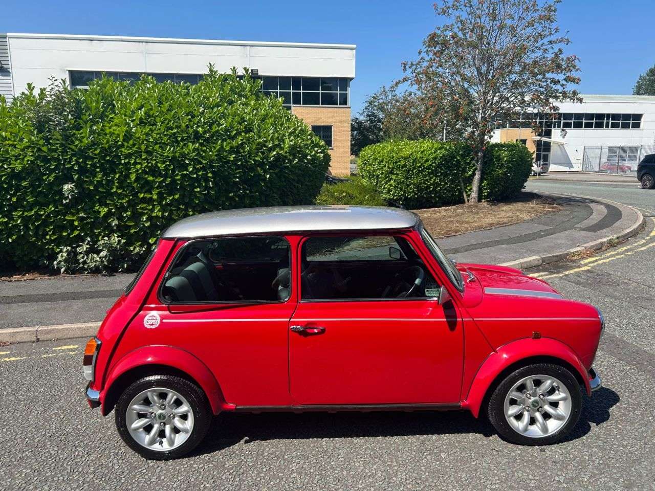 A 2001 ROVER MINI 1.3i Cooper Sport Saloon 2dr Petrol Manual (164 g/km, 85 bhp)-Fantastic Low A 2001 ROVER MINI 1.3i Cooper Sport Saloon 2dr Petrol Manual (164 g/km, 85 bhp)-Fantastic Low