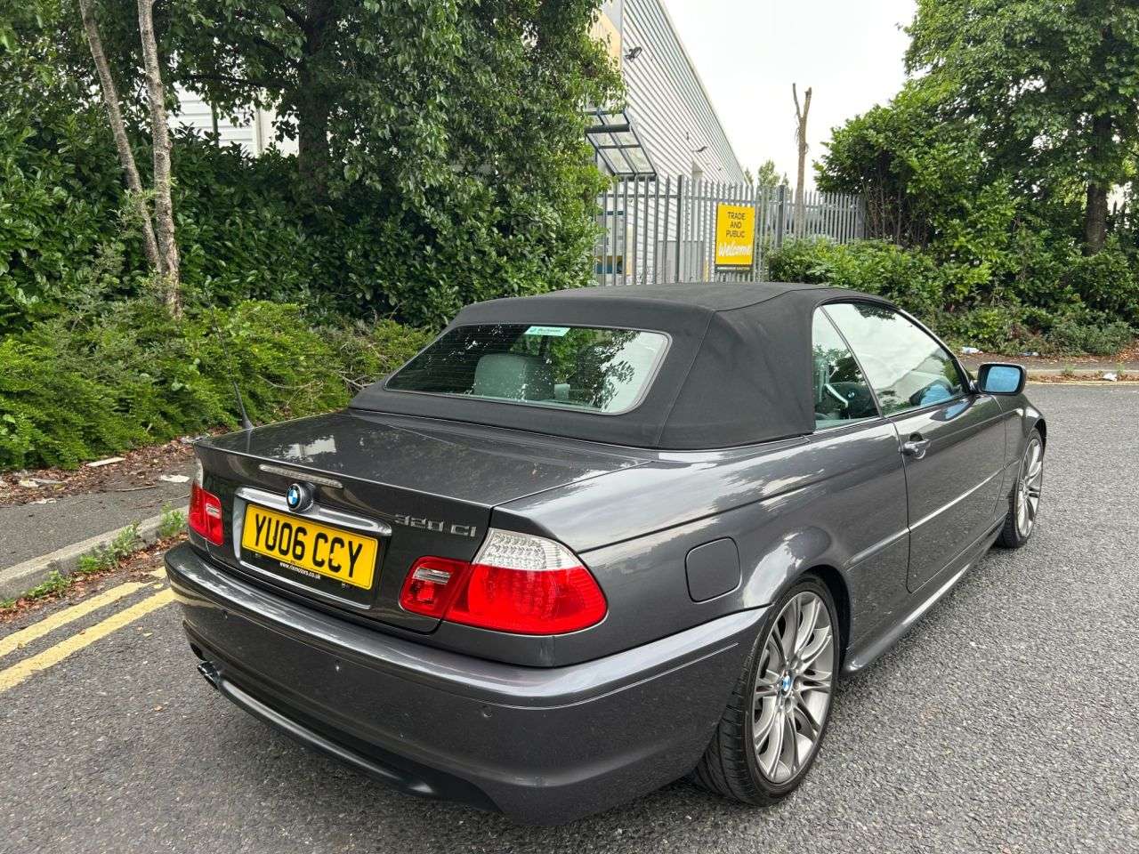 A 2006 BMW 3 SERIES 2.2 320Ci 320 M Sport Convertible 2dr Petrol Auto (236 g/km, 170 bhp)-Fanta A 2006 BMW 3 SERIES 2.2 320Ci 320 M Sport Convertible 2dr Petrol Auto (236 g/km, 170 bhp)-Fanta