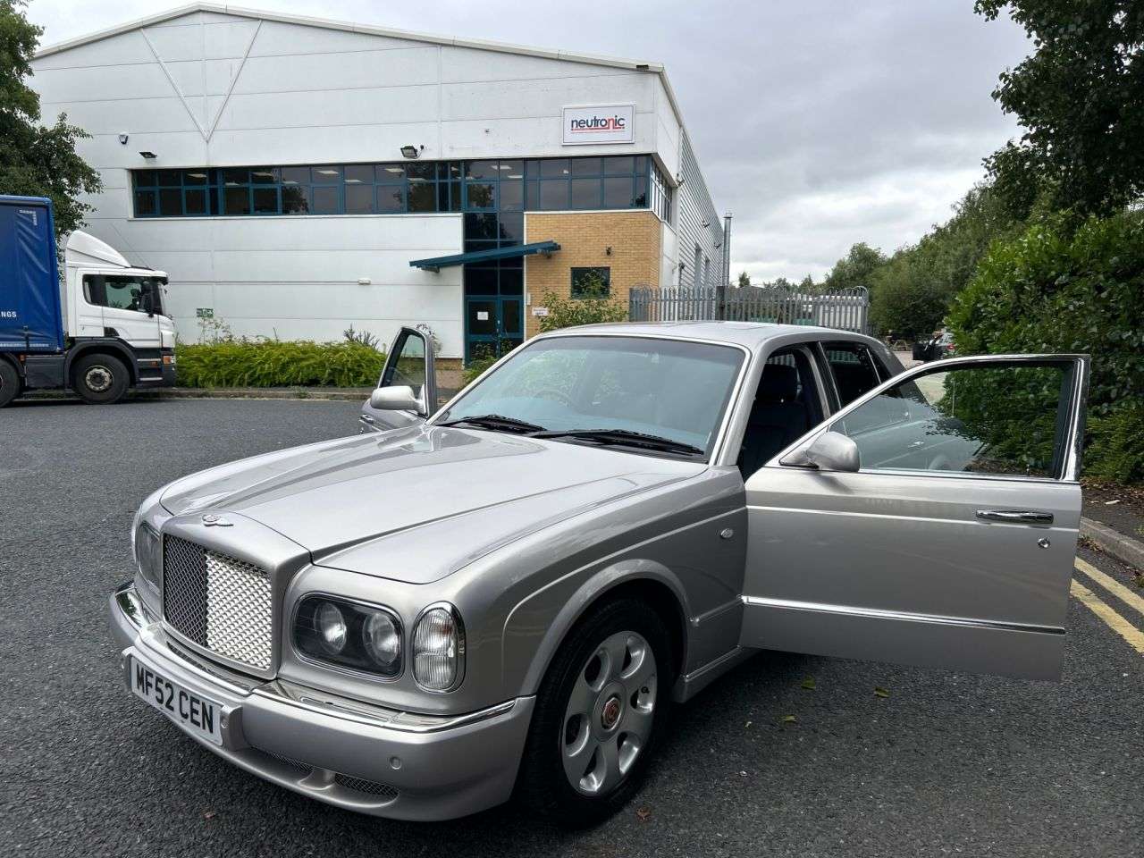 2002 BENTLEY ARNAGE 2002 BENTLEY ARNAGE