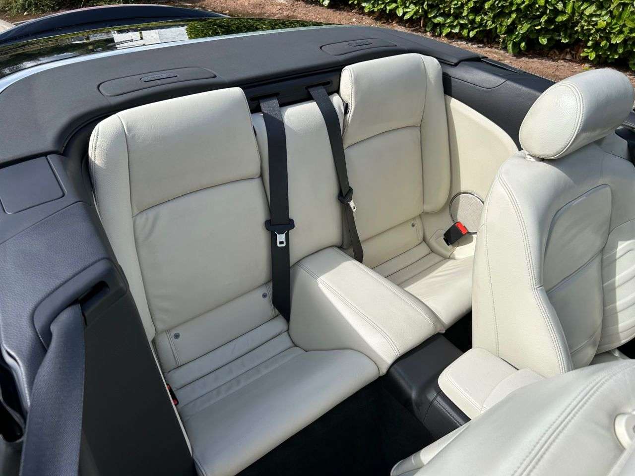 null JAGUAR XKR null JAGUAR XKR