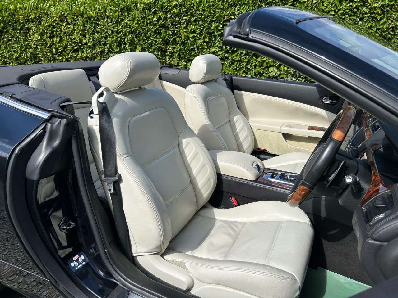 null JAGUAR XKR null JAGUAR XKR