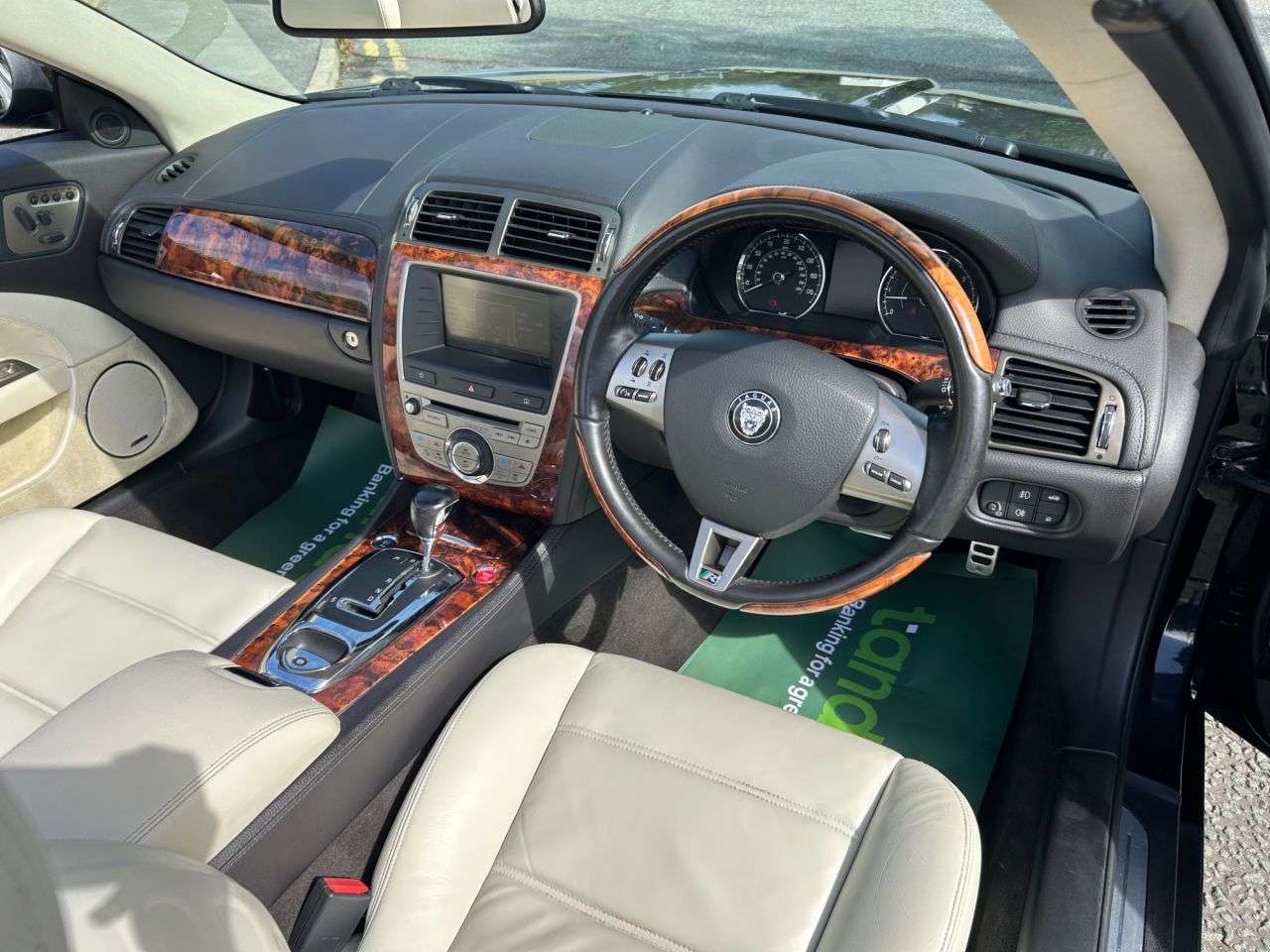 null JAGUAR XKR null JAGUAR XKR