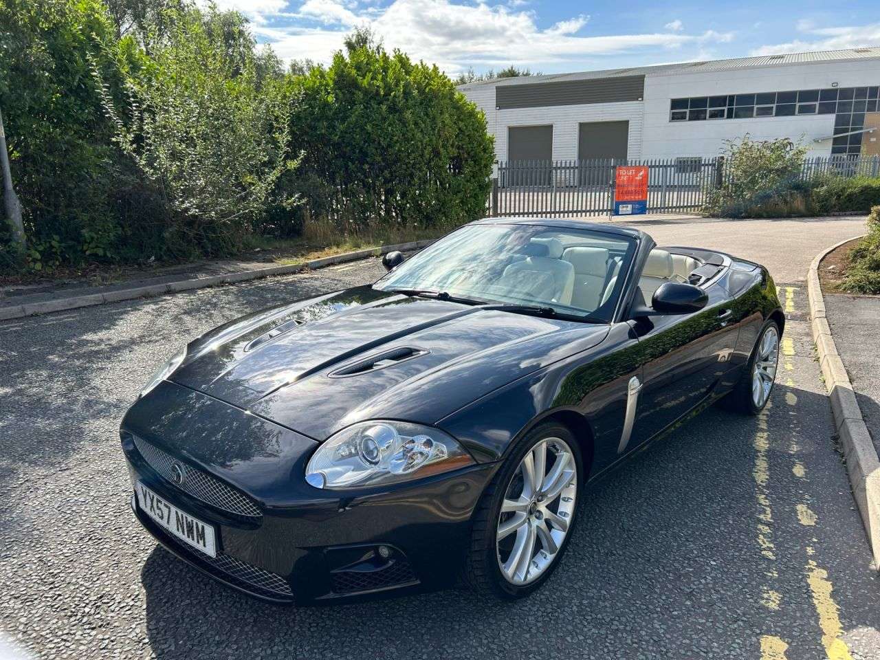 null JAGUAR XKR null JAGUAR XKR