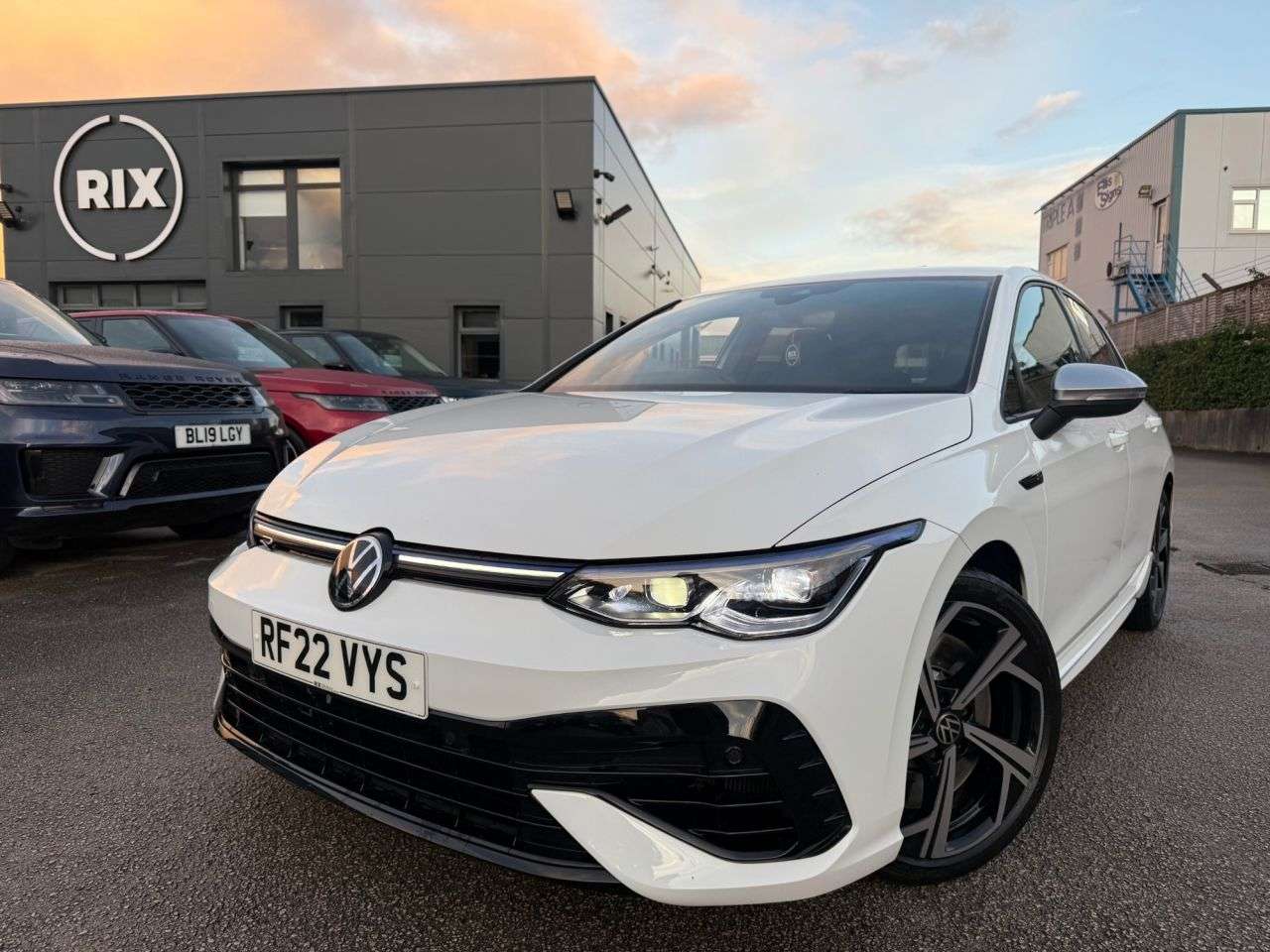 A 2022 VOLKSWAGEN GOLF 2.0 TSI R Hatchback 5dr Petrol DSG 4Motion Euro 6-18" ALLOY WHEELS-HEATED S A 2022 VOLKSWAGEN GOLF 2.0 TSI R Hatchback 5dr Petrol DSG 4Motion Euro 6-18" ALLOY WHEELS-HEATED S