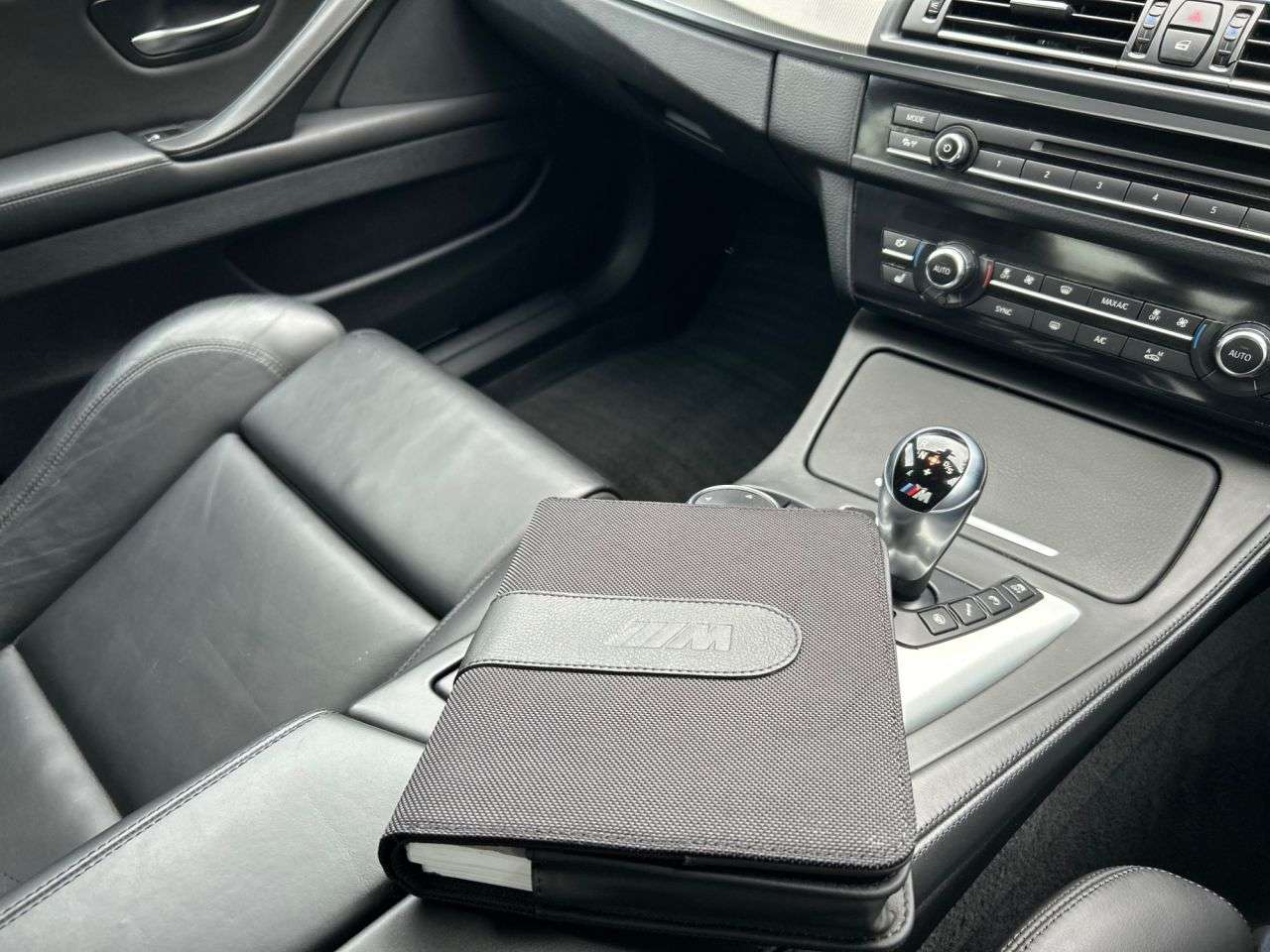 2016 BMW M5 2016 BMW M5